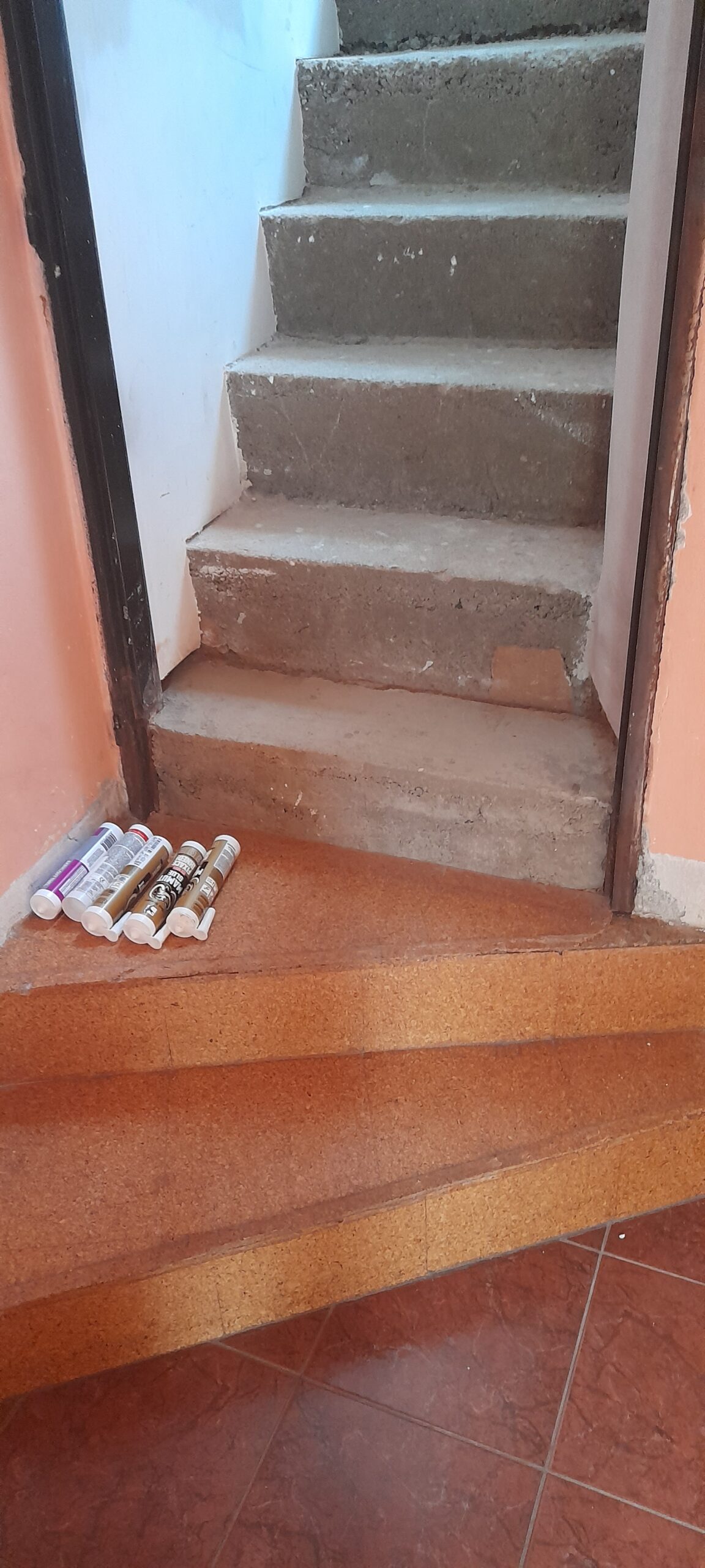 schody před renovací